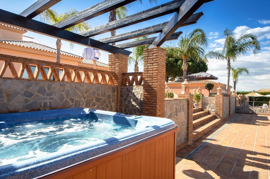 Villa Conmigo Bed & Breakfast Alhaurin de la Torre Ngoại thất bức ảnh